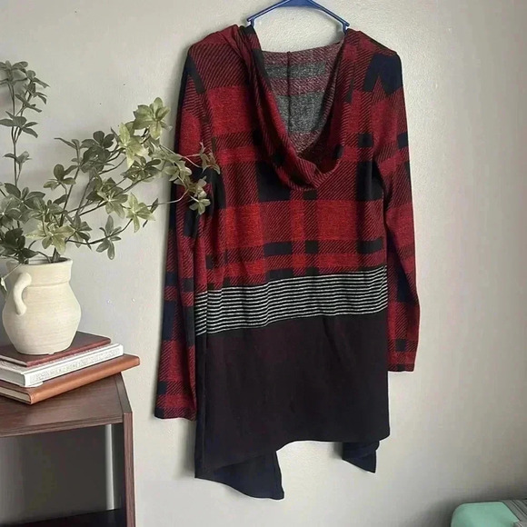 Maurice’s Women’s Buffalo Plaid Block Drape Front Hooded Cardigan - Picture 5 of 5